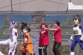悟空声优现场表演，八旬老奶奶真的有一绝视频封面