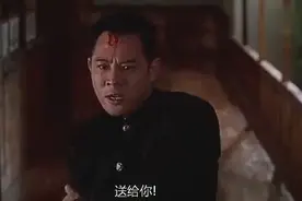 李连杰最具看点的一次高手对决！一只手单挑大块头！图片