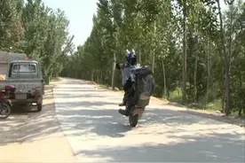 宁津19岁小伙热衷玩摩托特技 家长担心不敢看图片