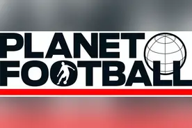 今日足坛：门将临时客串前锋差点进球；内马尔为球王擦鞋图片