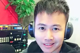 张嵩：想做白岩松那样的记者型主持人图片
