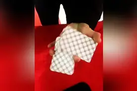 单手射牌教学，装逼必学手法图片