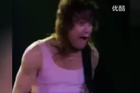 他公认为世界第一吉他手，他弹的曲子就是算是迈克杰克逊都要膜拜图片