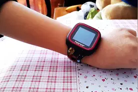 华为首款儿童通话手表荣耀小K，与360儿童卫士3横向对比测评图片