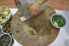 厨师长教你麻辣香锅的正宗做法，看得口水直流