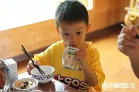 端午亲子游大直播，萌娃帅爸竟然被TA抢了镜！图片