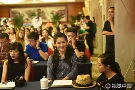 女神经上线！谢娜迷之衣品双马尾似村姑 憋鬼主意调侃众网红图片