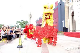 大苹果幼儿园的小朋友们都有毕业典礼啦！图片