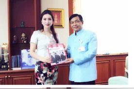 王曼郦拜会泰国国会第一副主席阿隆功图片