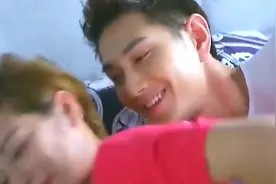 总裁一醒来就看见甜妻躺在自己怀里，终于重归于好视频封面