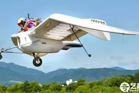 《风之谷》喷气式滑翔翼实体化成功飞上蓝天图片