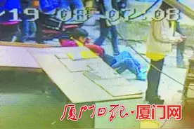 厦街头上演感人一幕：孕妇路边临盆 清洁工帮接生图片
