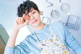 超能少年侯明昊萌系写真曝光 毕业单飞后新年力捧上位图片