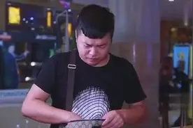 吃饭？你这么吃的？一碗面就这么多？