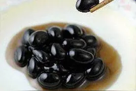 醋泡生黑豆的正确做法图片