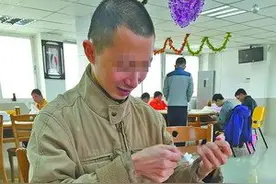 他想靠手工赚钱 帮妈妈减负图片
