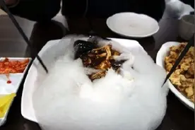 韩国中餐馆推棉花糖拌炸酱面 黑暗料理界又添一物被指重口味图片