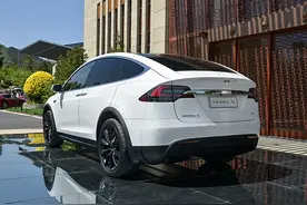 特斯拉不让步 称Model X事故责任在司机图片