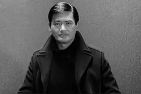 他曾是洗车小弟划破豪车被捆掌，如今跻身一代赌神，一口气提五辆劳斯莱斯，身价上亿图片