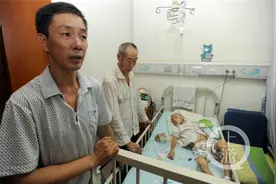 为了省下儿子的医药费 他两三天吃一顿饭20天瘦了30斤图片