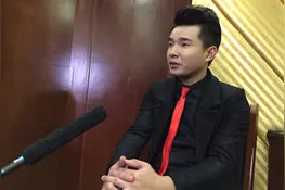 流浪歌手唱进鸟巢 重庆小伙谭轩辕过关斩将摘得好声音季军图片