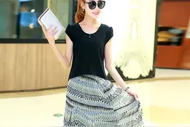 胖妹纸这样穿套装，遮住大粗腿，清凉又美丽图片