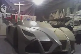 90后大学生勤工俭学打造 “超级跑车” 老师同学都笑话他！图片