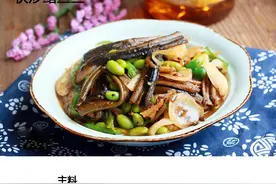 快炒鳝鱼丝   黄鳝肉嫩味鲜  营养价值甚高图片