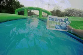 热点 | 水滑梯界的照骗：Slide The City图片