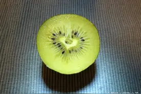 猕猴桃一天可以吃几个？猕猴桃吃多了会上火吗？图片