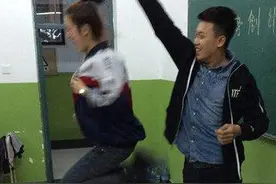 骚年，你的手要干嘛图片