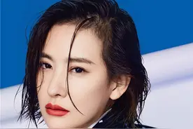 美女短发也性感，西装制服也魅惑图片
