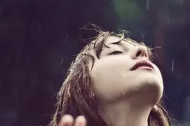 暗恋一个人是什么感觉？图片