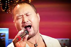 听听这位韩国歌手现场演唱国语歌，张学友曾经唱过这首歌哦！图片