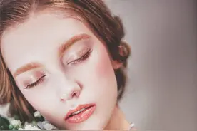 新娘造型|美力新娘，低头回眸，顾盼多姿百媚生图片