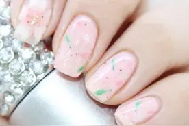 花朵美甲图片教程 甜美系妹子学起来图片