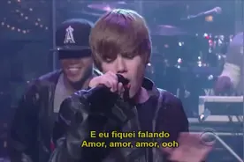 贾斯汀比伯年轻的时候演唱baby，这首歌真是百听不厌！图片