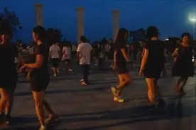 对跳十步广场舞图片