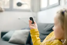 神奇的遥控器：指向什么就能控制什么图片