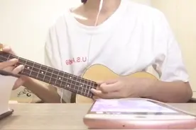 清纯女生一首英文歌，加上小吉他伴奏，太好听了，听不够图片