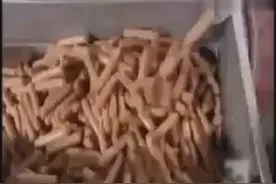 美味的香肠，竟是如此制作的？恶心的我快呕吐了