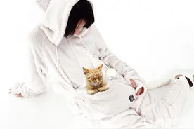 人猫连体服：爱猫就和它合体吧图片