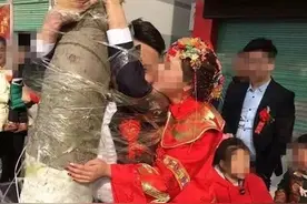 婚礼上的恶搞，你们那有这么搞笑吗？图片