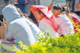 昆明小学新生报名 学校发放序号 家长不再彻夜排队图片
