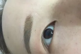 省去自己画瞳线的时间，就辣么简单图片