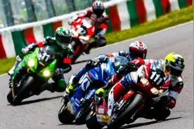 2016年铃鹿8耐雅马哈再夺冠！ 场面激烈扣人心弦图片