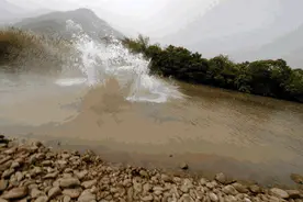 陆巡4600，野兽耐操也温情图片