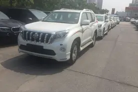 正热的时候实拍 16款中东版普拉多2700阿曼版现车图片