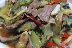 人见人爱的黄瓜溜猪肝图片