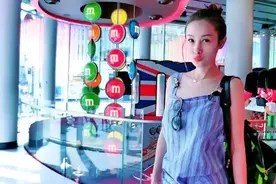 “神曲女神”、“知乎女神”，《伤不起》演唱者王麟的多面生活图片